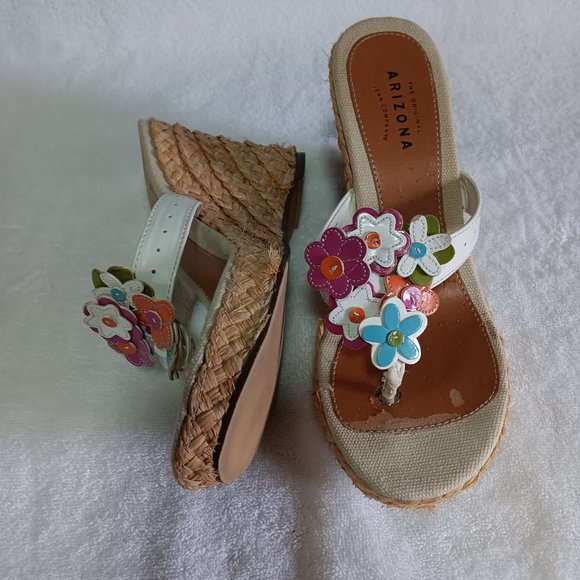 Slip-on Wedges with Flowers, US Size 9 - Picture 3 of 9